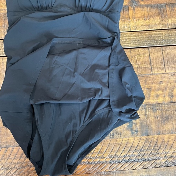 L.L. Bean Black Women's One Piece Swimsuit - Picture 2 of 4